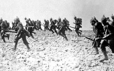 What do the German campaign in Romania in 1916 and the Blitzkrieg against France in 1940 have in common?